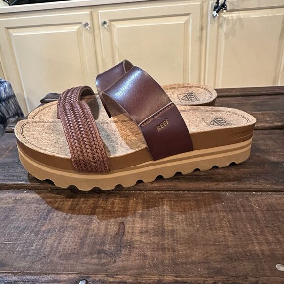 REEF Cushion Vista Hi Reef Sandals Color Chocolate Braid Women’s Size 8.5 - Picture 1 of 8